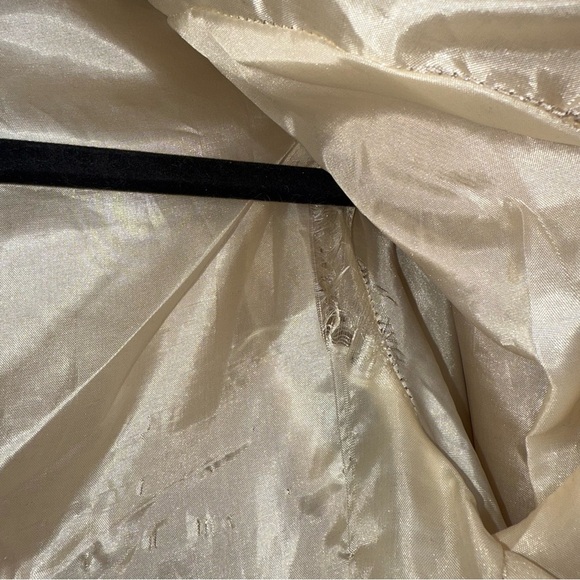 Women's Cream Faux Fur Jacket - Picture 3 of 5